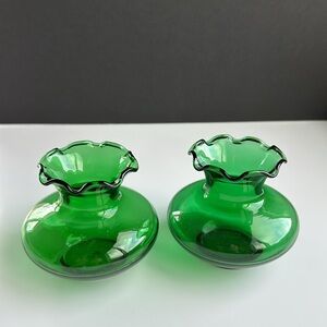 Pair VTG Anchor Hocking Forest Green Glass Ruffle Edge Bud Vases Small 3-1/4”H